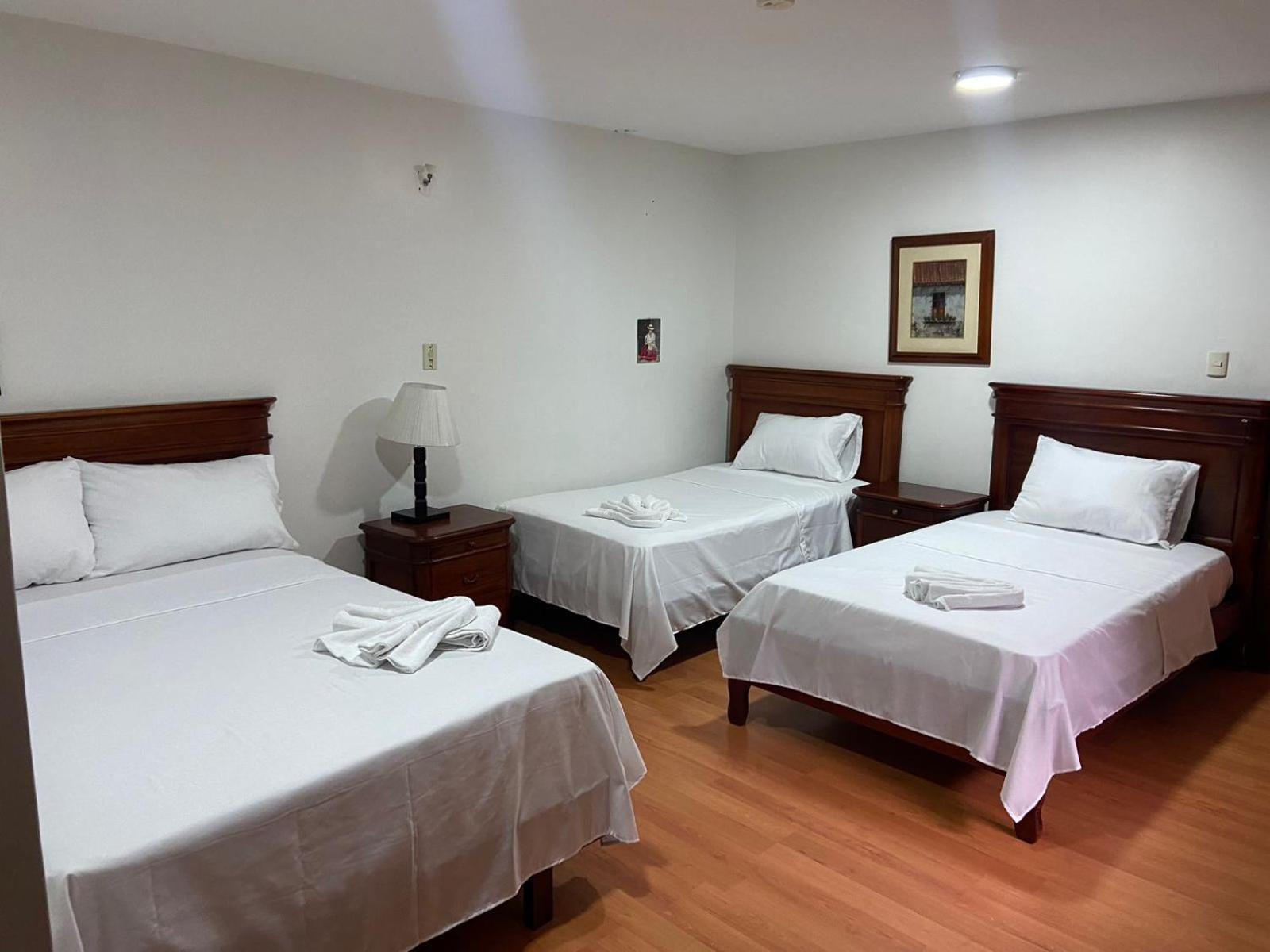 Hotel Coronel Cuenca Exterior photo
