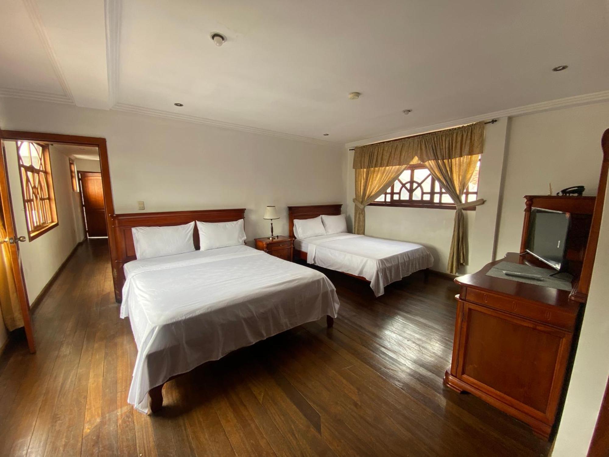 Hotel Coronel Cuenca Exterior photo